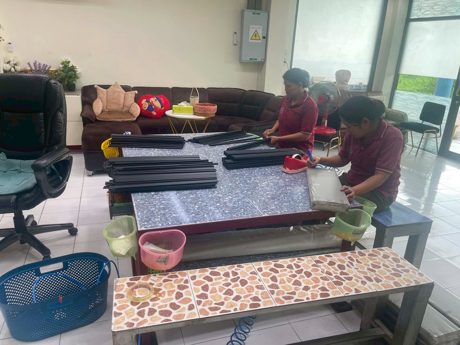 โปรไฟล์พลาสติกรูปทรงหน้าตัดตามแบบลูกค้า